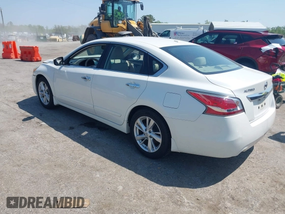 2015 Nissan Altima S with VIN 1N4AL3AP2FN399469, listed as a IAAI auction lot 42021456 with 33,885 mi miles and . Bid and sale history available at DreamBid. Image 3.