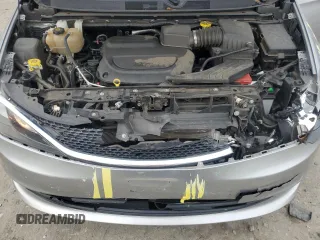 2020 Chrysler Voyager LXi z VIN 2C4RC1DG8LR262662, wystawiony jako Copart lot #47642805 z przebiegiem 111 850 mil mil oraz Szkoda całkowita • Salvage title. Historia ofert i sprzedaży dostępna na DreamBid. Obrazek 12.