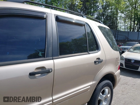 2004 Mercedes-Benz M 350 with VIN 4JGAB57E24A499022, listed as a IAAI auction lot 42223708 with 187,997 mi miles and . Bid and sale history available at DreamBid. Image 14.