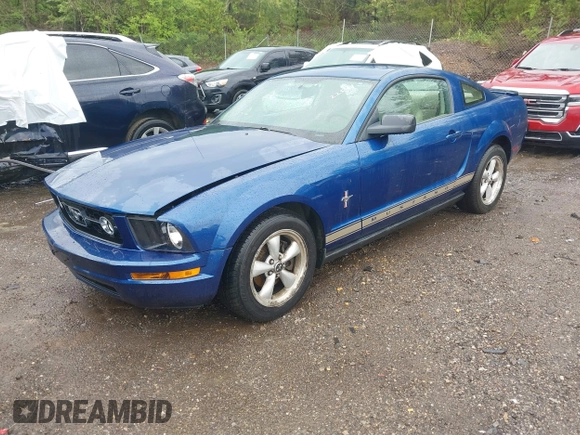 2007 Ford Mustang Deluxe with VIN 1ZVFT80NX75334686, listed as a IAAI auction lot 41922547 with 83,148 mi miles. Bid and sale history available at carsss.com. Image 2.