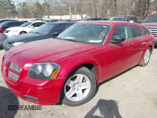 2005 Dodge Magnum SE with VIN 2D4FV48V75H535982, listed as a IAAI auction lot 41789722 with Not Provided miles. Bid and sale history available at carsss.com. Image 2.