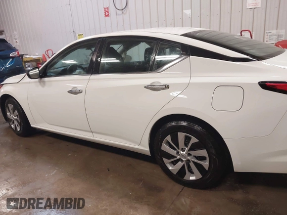 2024 Nissan Altima S with VIN 1N4BL4BV5RN370088, listed as a IAAI auction lot 41250030 with 57,037 mi miles and . Bid and sale history available at carsss.com. Image 15.