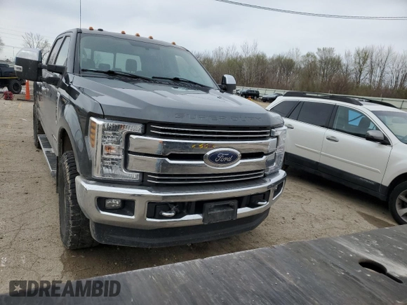 2018 Ford F-250 XL z VIN 1FT7W2BT1JEC40422, wystawiony jako Copart lot #51111395 z przebiegiem Nie podano mil oraz Szkoda całkowita • Salvage title. Historia ofert i sprzedaży dostępna na DreamBid. Obrazek 5.