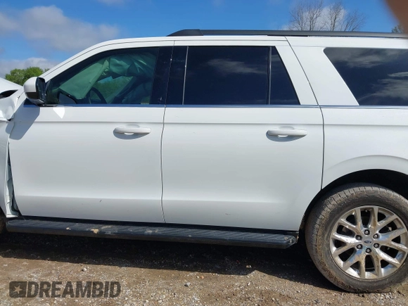 2021 Ford Expedition Max XLT z VIN 1FMJK1HT3MEA20184, wystawiony jako IAAI lot #41858965 z przebiegiem 50 548 mil mil oraz . Historia ofert i sprzedaży dostępna na DreamBid. Obrazek 14.