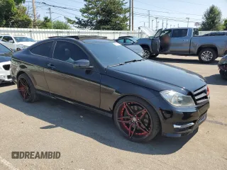 2013 Mercedes-Benz C 250 z VIN WDDGJ4HB2DF949082, wystawiony jako Copart lot #65957375 z przebiegiem 156 936 mil mil oraz Czysty tytuł • Clean title. Historia ofert i sprzedaży dostępna na DreamBid. Obrazek 4.