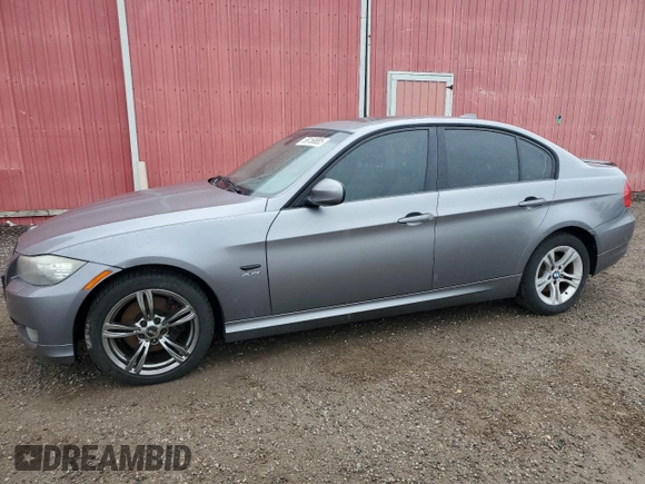 2009 BMW 3 Series 328i xDrive z VIN WBAPK73519A451824, wystawiony jako Copart lot #56158885 z przebiegiem 241 849 mil mil oraz Czysty tytuł • Clean title. Historia ofert i sprzedaży dostępna na DreamBid. Obrazek 1.
