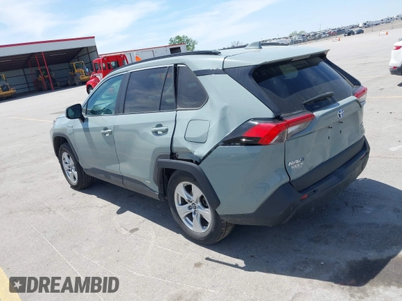 2020 Toyota RAV4 Hybrid XLE z VIN 4T3RWRFVXLU005428, wystawiony jako IAAI lot #42223346 z przebiegiem 123 168 mil mil oraz . Historia ofert i sprzedaży dostępna na DreamBid. Obrazek 3.
