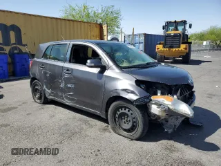 2012 Scion xD z VIN JTKKU4B47C1028244, wystawiony jako Copart lot #54232205 z przebiegiem 99 999 mil mil oraz Tytuł czysty. Historia ofert i sprzedaży dostępna na DreamBid. Obrazek 4.