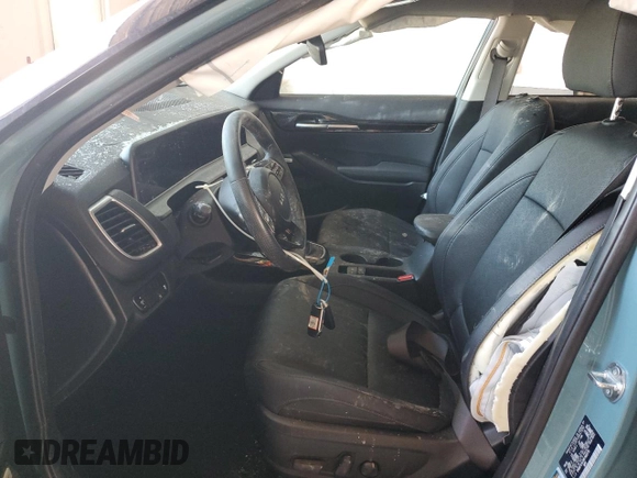 2024 Kia Seltos SX z VIN KNDETCA72R7563775, wystawiony jako Copart lot #48379655 z przebiegiem Nie podano mil oraz Szkoda całkowita • Salvage title. Historia ofert i sprzedaży dostępna na DreamBid. Obrazek 7.