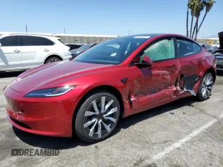 2025 Tesla Model 3 Long Range z VIN 5YJ3E1EA1SF931133, wystawiony jako Copart lot #57804915 z przebiegiem 1 226 mil mil oraz Szkoda całkowita • Salvage title. Historia ofert i sprzedaży dostępna na DreamBid. Obrazek 1.