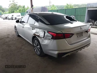 2020 Nissan Altima 2.5 SL with VIN 1N4BL4EV2LC151670, listed as a IAAI auction lot 39803965 with 98,462 mi miles. Bid and sale history available at carsss.com. Image 3.