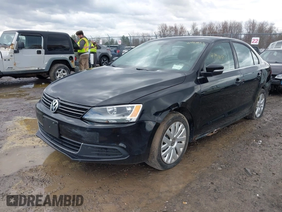2013 Volkswagen Jetta SE with VIN 3VWDP7AJ4DM352849, listed as a IAAI auction lot 41918821 with 143,547 mi miles and . Bid and sale history available at DreamBid. Image 2.