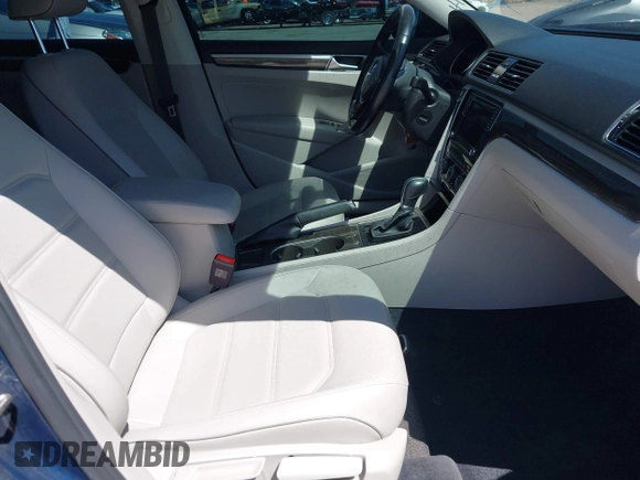 2018 Volkswagen Passat SE z VIN 1VWBA7A37JC033694, wystawiony jako IAAI lot #41977518 z przebiegiem 142 944 mil mil oraz . Historia ofert i sprzedaży dostępna na DreamBid. Obrazek 5.