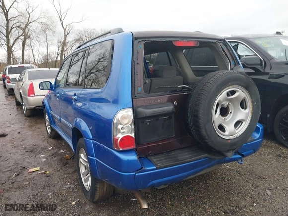 2004 Suzuki XL-7 LX with VIN JS3TX92V144102557, listed as a IAAI auction lot 41426848 with 149,686 mi miles. Bid and sale history available at carsss.com. Image 3.