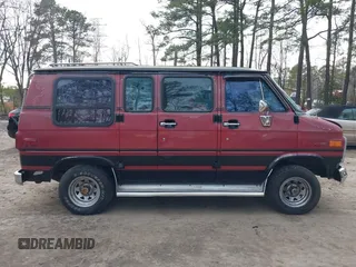 1985 Chevrolet Chevy Van z VIN 1GBEG25H1F7142616, wystawiony jako IAAI lot #41606567 z przebiegiem 19 168 mil mil oraz . Historia ofert i sprzedaży dostępna na DreamBid. Obrazek 13.