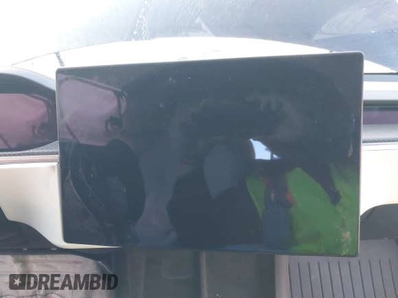2022 Tesla Model S with VIN 5YJSA1E57NF493457, listed as a IAAI auction lot 41456284 with Not Provided miles and . Bid and sale history available at DreamBid. Image 17.
