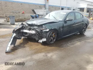 2021 Alfa Romeo Giulia Ti z VIN ZARFANBN4M7644634, wystawiony jako Copart lot #51214775 z przebiegiem 20 524 mil mil oraz Szkody całkowita. Historia ofert i sprzedaży dostępna na DreamBid. Obrazek 1.