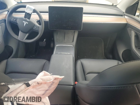 2024 Tesla Model Y Long Range with VIN 7SAYGDEE4RF198027, listed as a Copart auction lot 64008945 with 7,826 mi miles and Salvage title. Bid and sale history available at DreamBid. Image 8.