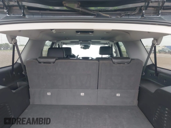 2020 Chevrolet Suburban Premier with VIN 1GNSCJKC8LR290783, listed as a IAAI auction lot 42636126 with 59,371 mi miles and . Bid and sale history available at DreamBid. Image 8.
