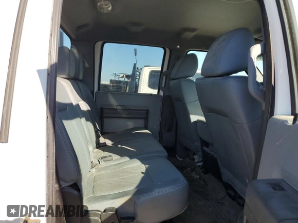 2015 Ford F-550 XL z VIN 1FD0W5HT3FED32564, wystawiony jako Copart lot #71120094 z przebiegiem Nie podano mil oraz Szkody całkowita. Historia ofert i sprzedaży dostępna na DreamBid. Obrazek 10.