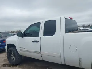 2007 Chevrolet Silverado 1500 Work Truck with VIN 1GCEC19C47Z630870, listed as a IAAI auction lot 41420093 with 316,080 mi miles. Bid and sale history available at carsss.com. Image 14.