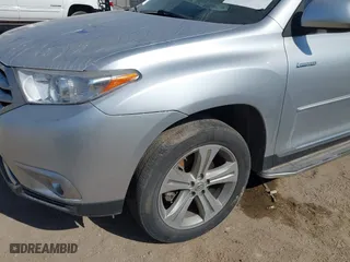 2013 Toyota Highlander Limited with VIN 5TDYK3EH1DS127940, listed as a IAAI auction lot 41826678 with 1 mi miles. Bid and sale history available at carsss.com. Image 20.