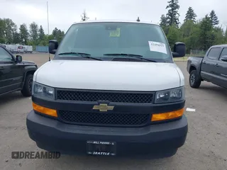 2019 Chevrolet Express Cargo z VIN 1GCWGAFP7K1189100, wystawiony jako IAAI lot #42459577 z przebiegiem 95 789 mil mil oraz . Historia ofert i sprzedaży dostępna na DreamBid. Obrazek 12.