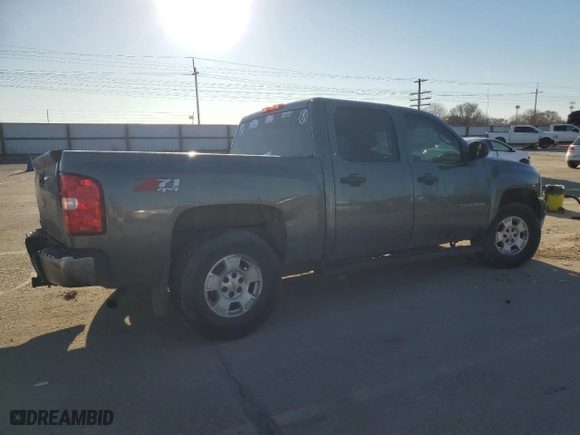 2011 Chevrolet Silverado 1500 LT with VIN 3GCPKSE37BG288492, listed as a Copart auction lot 47487345 with 228,075 mi miles and Salvage Title. Bid and sale history available at carsss.com. Image 3.
