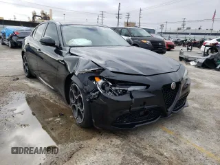 2022 Alfa Romeo Giulia Ti with VIN ZARFAMBN8N7666048, listed as a Copart auction lot 44265963 with 3,134 mi miles. Bid and sale history available at carsss.com. Image 4.