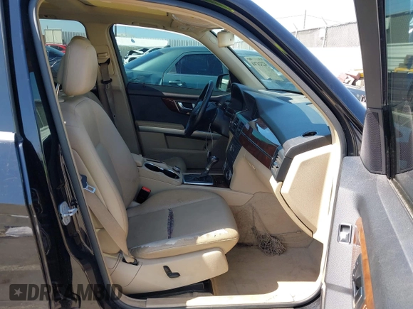 2012 Mercedes-Benz GLK 350 z VIN WDCGG5GB9CF734923, wystawiony jako IAAI lot #42324744 z przebiegiem 209 308 mil mil oraz . Historia ofert i sprzedaży dostępna na DreamBid. Obrazek 5.