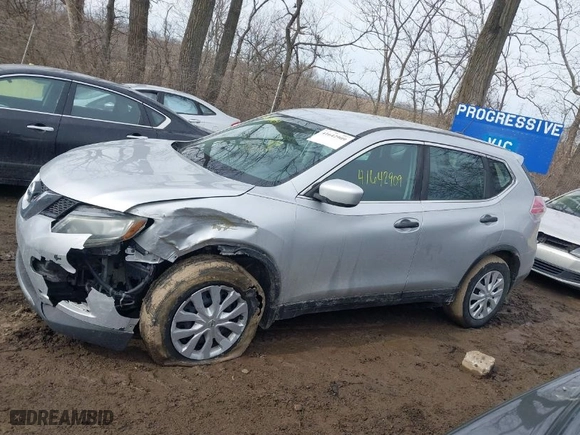 2016 Nissan Rogue SV with VIN 5N1AT2MV9GC886787, listed as a IAAI auction lot 41642909 with 194,620 mi miles. Bid and sale history available at carsss.com. Image 14.