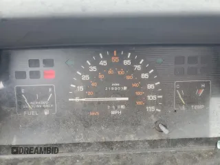 1991 Mitsubishi Mighty Max z VIN JA7FL24W2MP026041, wystawiony jako Copart lot #79159244 z przebiegiem 219 903 mil mil oraz Szkody całkowita. Historia ofert i sprzedaży dostępna na DreamBid. Obrazek 9.