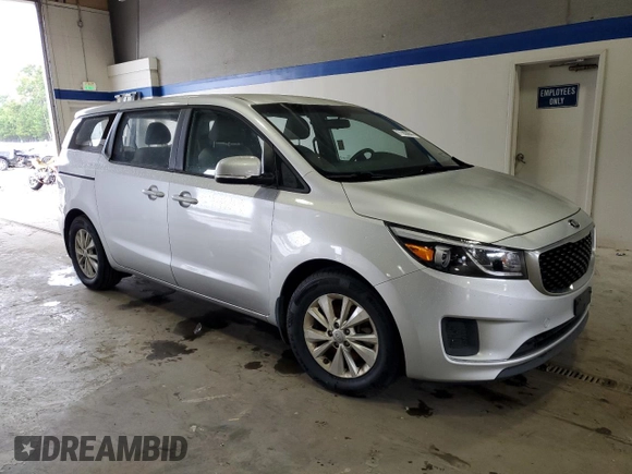 2016 Kia Sedona L with VIN KNDMA5C13G6111567, listed as a Copart auction lot 71928944 with 152,619 mi miles and Clean Title. Bid and sale history available at carsss.com. Image 4.