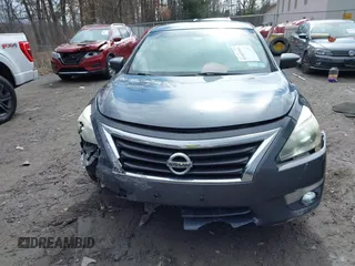 2013 Nissan Altima SV with VIN 1N4AL3AP0DC274396, listed as a IAAI auction lot 41985903 with 189,465 mi miles and . Bid and sale history available at carsss.com. Image 6.