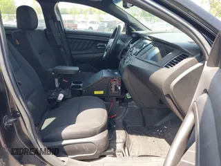 2017 Ford Police Interceptor с VIN 1FAHP2MK8HG119848, выставлен на аукционе IAAI как лот 42482045 с пробегом 76 054 миль миль и . История ставок и продаж доступна на DreamBid. Изображение 5.