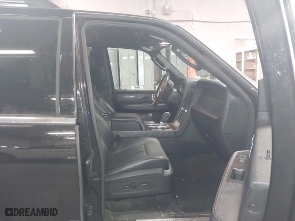 2017 Lincoln Navigator L Reserve with VIN 5LMJJ3LT3HEL13995, listed as a IAAI auction lot 41868730 with 183,656 mi miles. Bid and sale history available at carsss.com. Image 5.