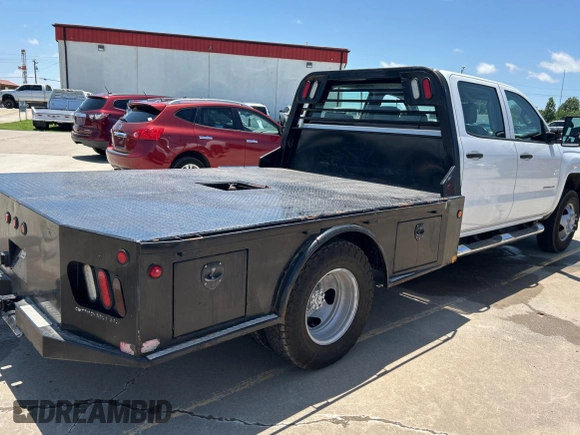 2017 Chevrolet Silverado 3500HD Work Truck z VIN 1GB4KYCY1HF168531, wystawiony jako Copart lot #60353525 z przebiegiem 272 126 mil mil oraz Czysty tytuł • Clean title. Historia ofert i sprzedaży dostępna na DreamBid. Obrazek 4.