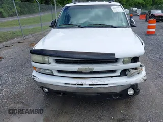 2003 Chevrolet Tahoe Z71 z VIN 1GNEK13Z23R230226, wystawiony jako IAAI lot #42252874 z przebiegiem 251 268 mil mil oraz . Historia ofert i sprzedaży dostępna na DreamBid. Obrazek 6.
