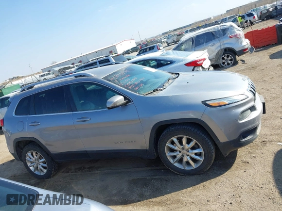 2014 Jeep Cherokee Limited with VIN 1C4PJMDS0EW232018, listed as a IAAI auction lot 41892070 with 224,372 mi miles. Bid and sale history available at carsss.com. Image 13.