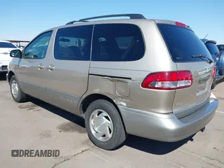 2002 Toyota Sienna LE with VIN 4T3ZF13CX2U500604, listed as a IAAI auction lot 41834778 with 139,668 mi miles. Bid and sale history available at carsss.com. Image 6.