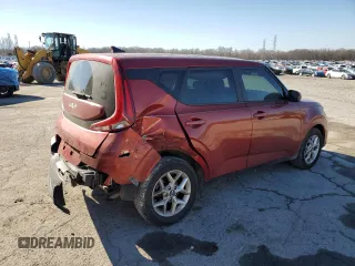 2022 Kia Soul LX with VIN KNDJ23AU0N7837461, listed as a Copart auction lot 46103045 with 47,759 mi miles and Salvage Title. Bid and sale history available at carsss.com. Image 3.