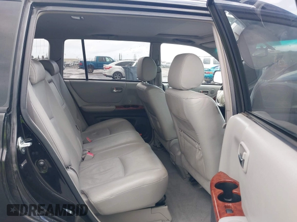 2006 Toyota Highlander z VIN JTEDW21A660011575, wystawiony jako IAAI lot #41799387 z przebiegiem 177 209 mil mil oraz . Historia ofert i sprzedaży dostępna na DreamBid. Obrazek 8.