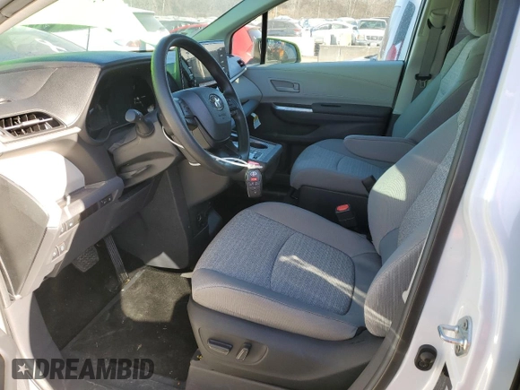 2024 Toyota Sienna LE with VIN 5TDKSKFC6RS127555, listed as a Copart auction lot 43054955 with 1,812 mi miles and Salvage Title. Bid and sale history available at carsss.com. Image 7.