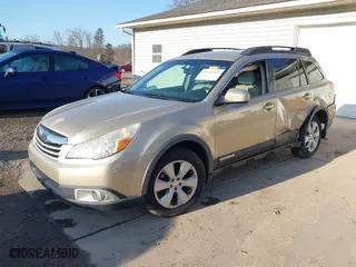 2010 Subaru Outback Premium All-Weather with VIN 4S4BRBCC9A3345149, listed as a IAAI auction lot 41762315 with 155,418 mi miles. Bid and sale history available at carsss.com. Image 20.