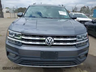 2018 Volkswagen Atlas 3.6L V6 SE with VIN 1V2LR2CA4JC560878, listed as a IAAI auction lot 42064189 with 142,834 mi miles. Bid and sale history available at carsss.com. Image 6.