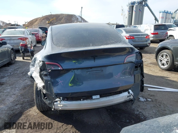 2022 Tesla Model Y Long Range z VIN 7SAYGDEE6NA013757, wystawiony jako IAAI lot #41364867 z przebiegiem 33 621 mil mil oraz . Historia ofert i sprzedaży dostępna na DreamBid. Obrazek 17.