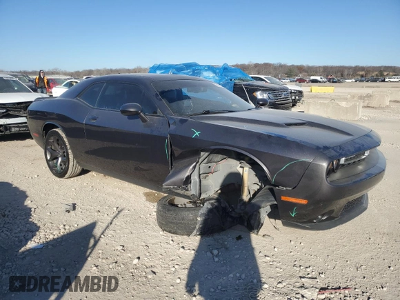 2017 Dodge Challenger SXT z VIN 2C3CDZAG0HH639976, wystawiony jako Copart lot #83611054 z przebiegiem 67 338 mil mil oraz Szkoda całkowita • Salvage title. Historia ofert i sprzedaży dostępna na DreamBid. Obrazek 4.