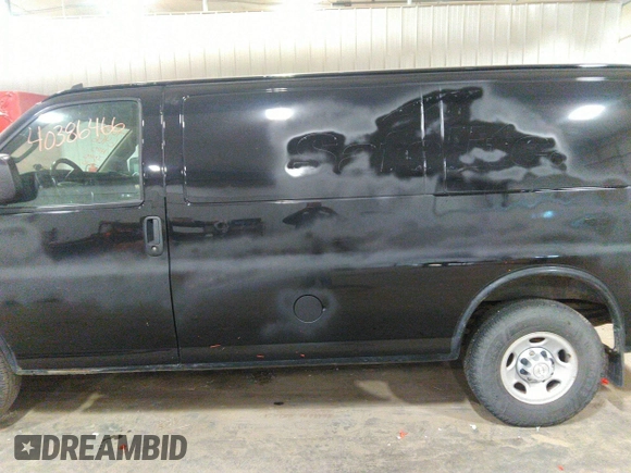2018 Chevrolet Express Cargo Van with VIN 1GCWGAFP5J1185884, listed as a IAAI auction lot 40386466 with 1 mi miles. Bid and sale history available at carsss.com. Image 14.