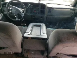 2003 GMC Sierra 1500HD SLE z VIN 1GTGC13U73F105405, wystawiony jako Copart lot #76817714 z przebiegiem 213 665 mil mil oraz Szkody całkowita. Historia ofert i sprzedaży dostępna na DreamBid. Obrazek 8.