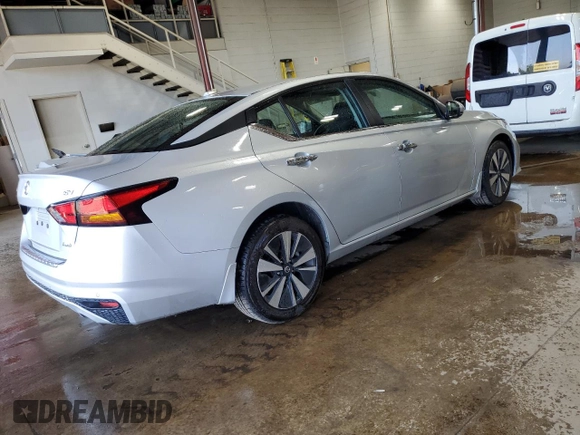 2022 Nissan Altima SV z VIN 1N4BL4DW8NN304909, wystawiony jako Copart lot #59673545 z przebiegiem 67 566 mil mil oraz Czysty tytuł • Clean title. Historia ofert i sprzedaży dostępna na DreamBid. Obrazek 3.